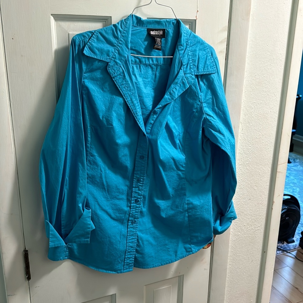 Metro style size 16Tall. Great condition